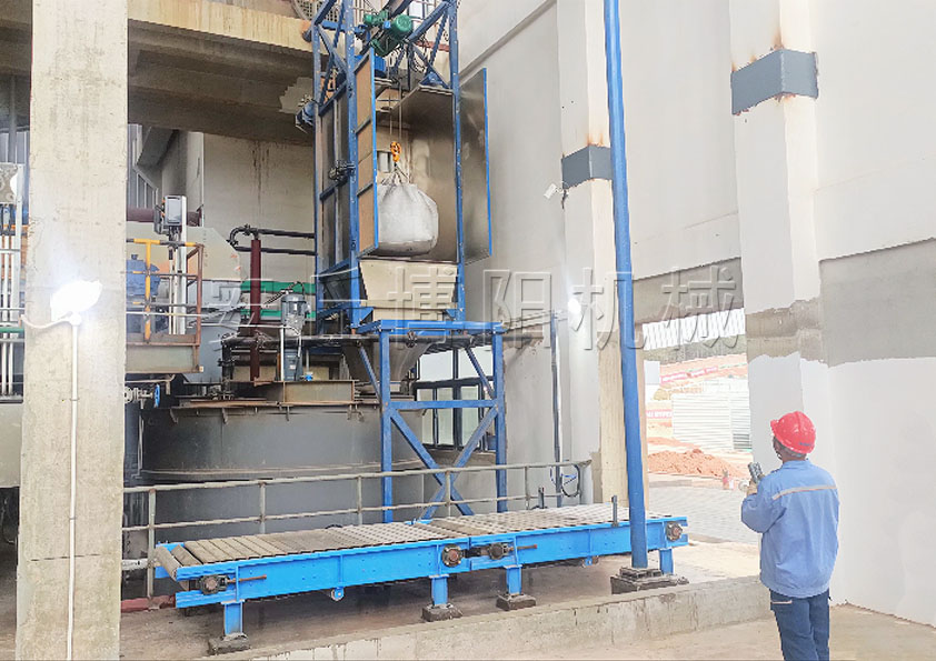 低氟氫氧化鋅噸袋拆袋機(jī) 無(wú)塵粉體噸袋拆包機(jī)客戶(hù)現(xiàn)場(chǎng)